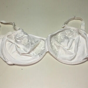 Lilyette bra 42DD Light cream color